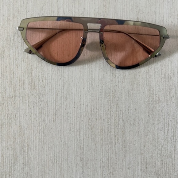 Christian Dior rose colored glasses with case - Picture 5 of 7